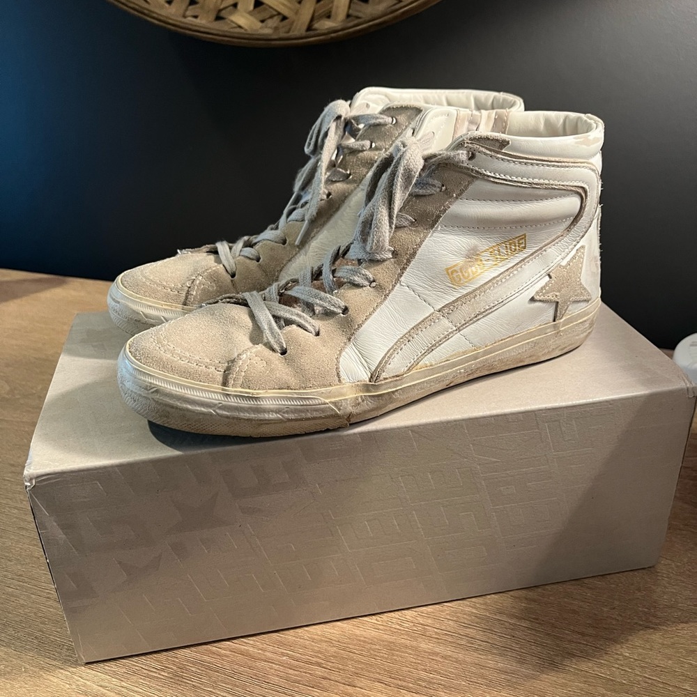 Golden Goose Slide Classic. Suede Toe and Star Leather Quarter and Wave. Size 39